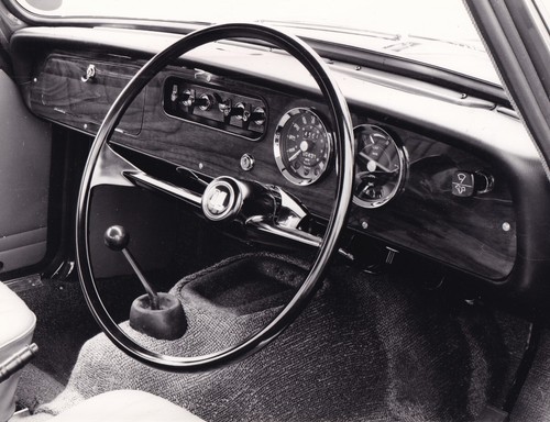 TRIUMPH HERALD, LENKRAD & ARMATURENBRETTFOTO.