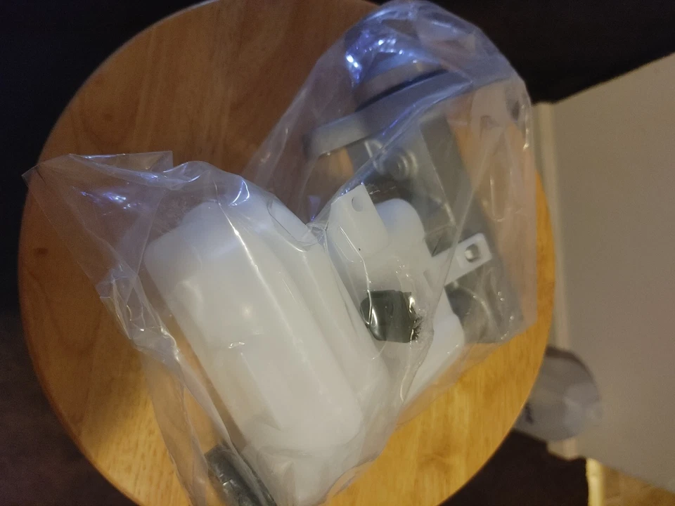 cilindro maestro con depósito para Ford Taurus/Mercury Sable 2008-09 Foto 3 de 4