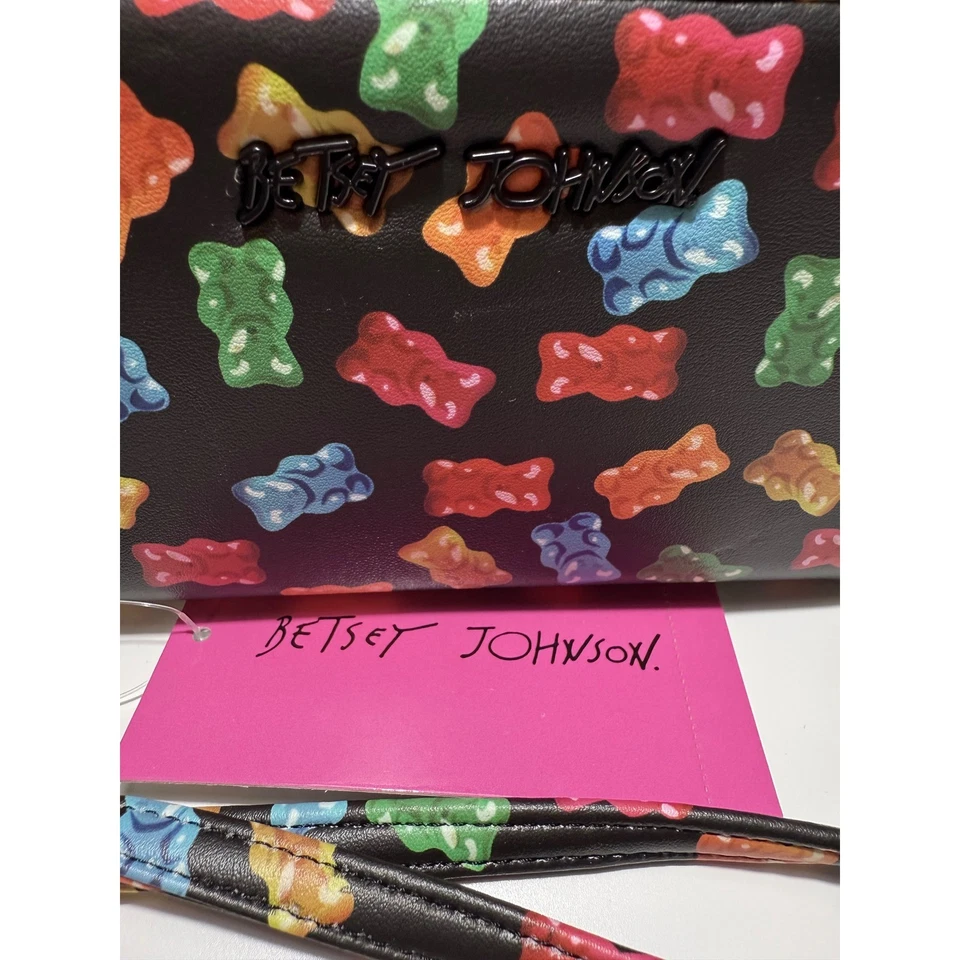 NUEVO CON ETIQUETAS Betsey Johnson Oso de Goma Cremallera Alrededor Cartera Bolso sin asas Muñequera XOKARA | Divertido Foto 3 de 4