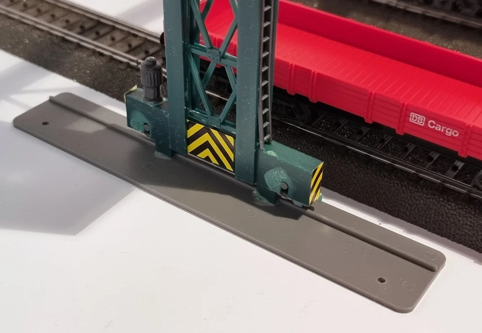Märklin H0 Digital Rangierlok + 3 Niederbordwagen aus Set 29260 + Containerkran - Bild 4 von 4