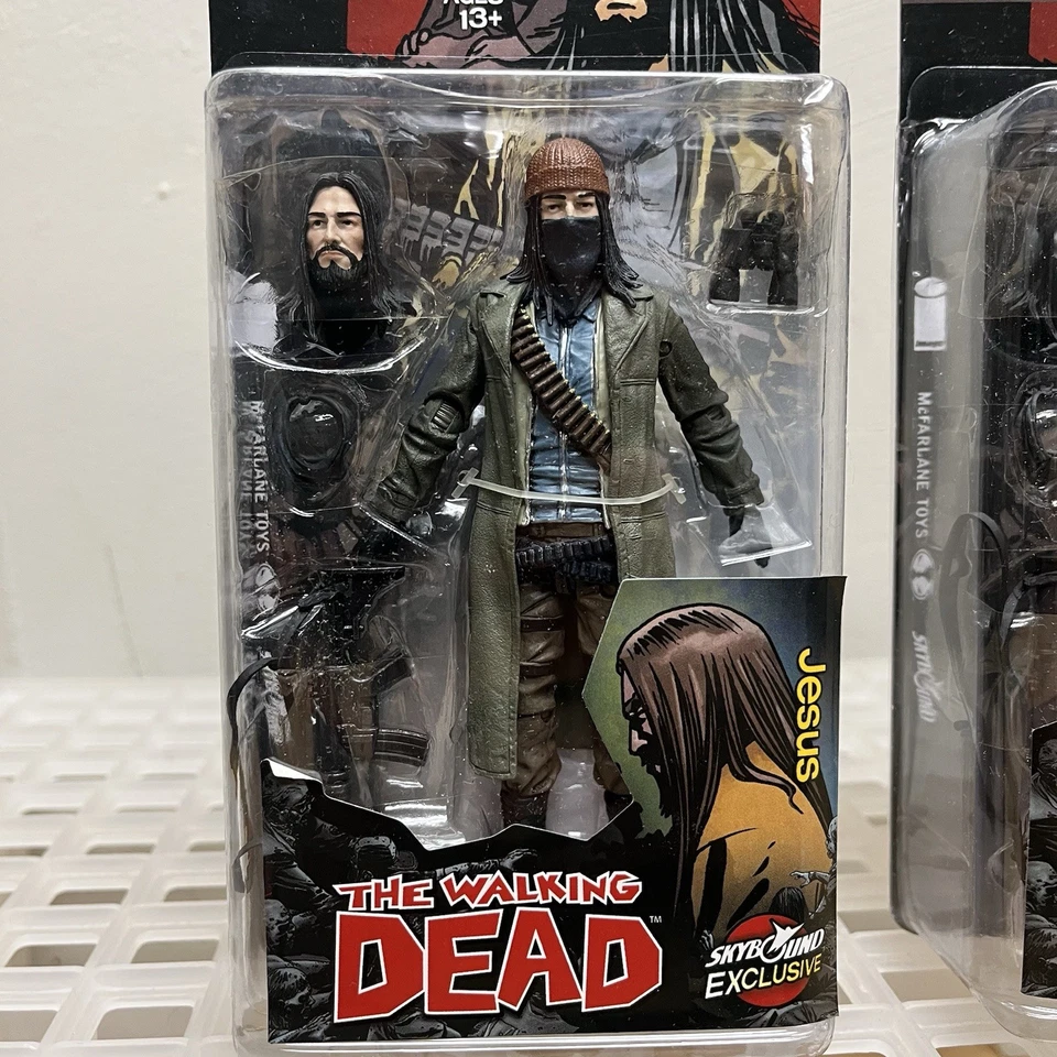 FIGURAS DE JESÚS DE LOS MUERTOS VIVIENTES, LIMPIAS Y SANGRIENTAS Foto 2 de 4