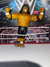 ACTION FIGURE WWF Samu of The Headshrinkers 5” Inch Hasbro WWE Series