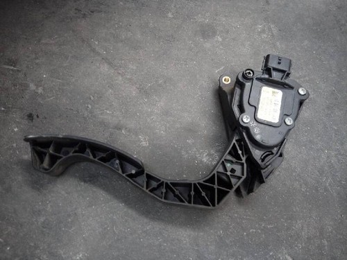 Corps De Papillon / Boîtier Papillon Frankberg 8200908869 – Compatible Renault Logan, Sandero, Clio II, Kangoo 1.4L 1.6L Essence