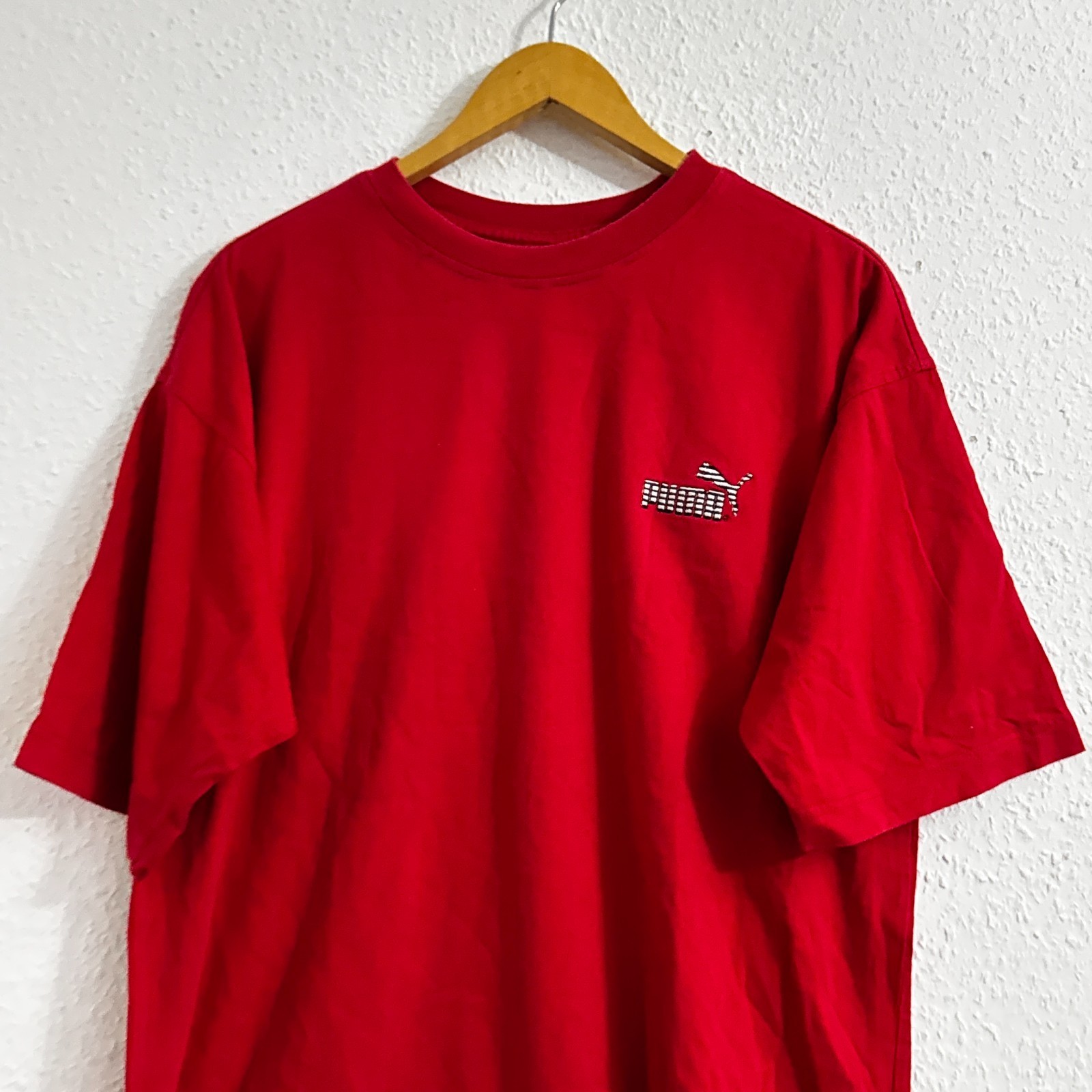Vintage Puma Rotes Grafik Logo T-Shirt - Größe M image 3