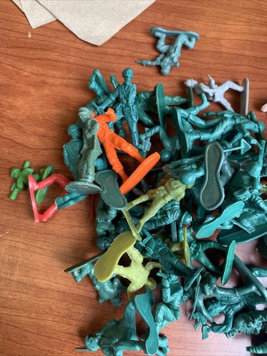army men toys lot 57 - Picture 3 of 4