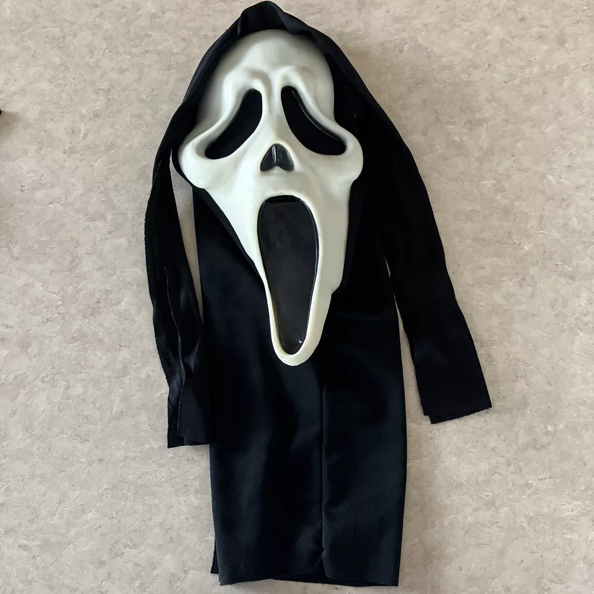 Scream Trailer: Ghostface Is Back To Ask A New Generation If They Like Scary  Movies