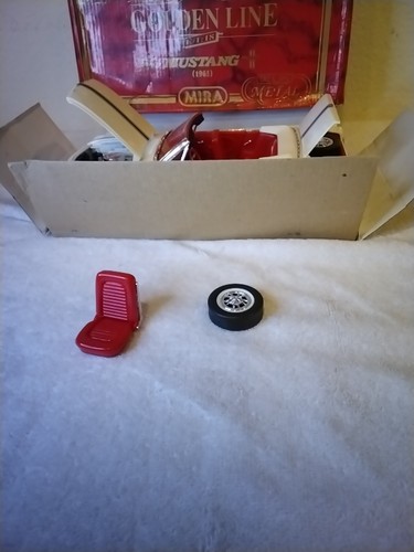 Mustang Indy 500 1965 coche de ritmo 1:18 MIRA Golden Line interior rojo *leer - Imagen 5 de 6
