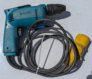Makita 6820V kabelgebundener Trockenbauschrauber 110V 510W