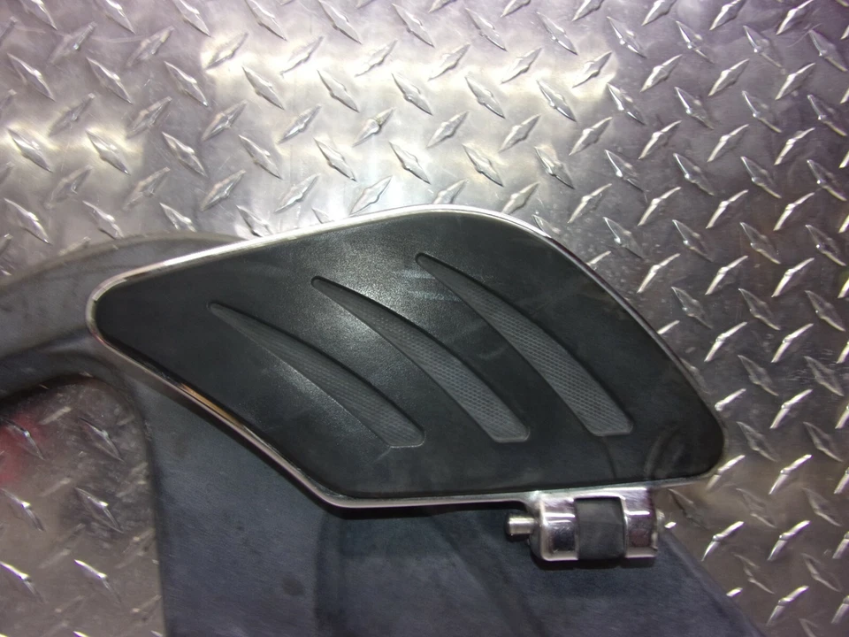 637 A VICTORY VISION TOURING 2010 OEM ESTRIBA TRASERA IZQUIERDA  Foto 3 de 4