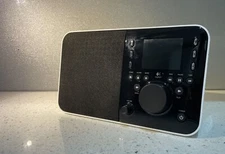 LOGITECH SQUEEZBOX, BLACK, FM, DIGITAL WIRELESS WI-FI INTERNET WORLD RADIO