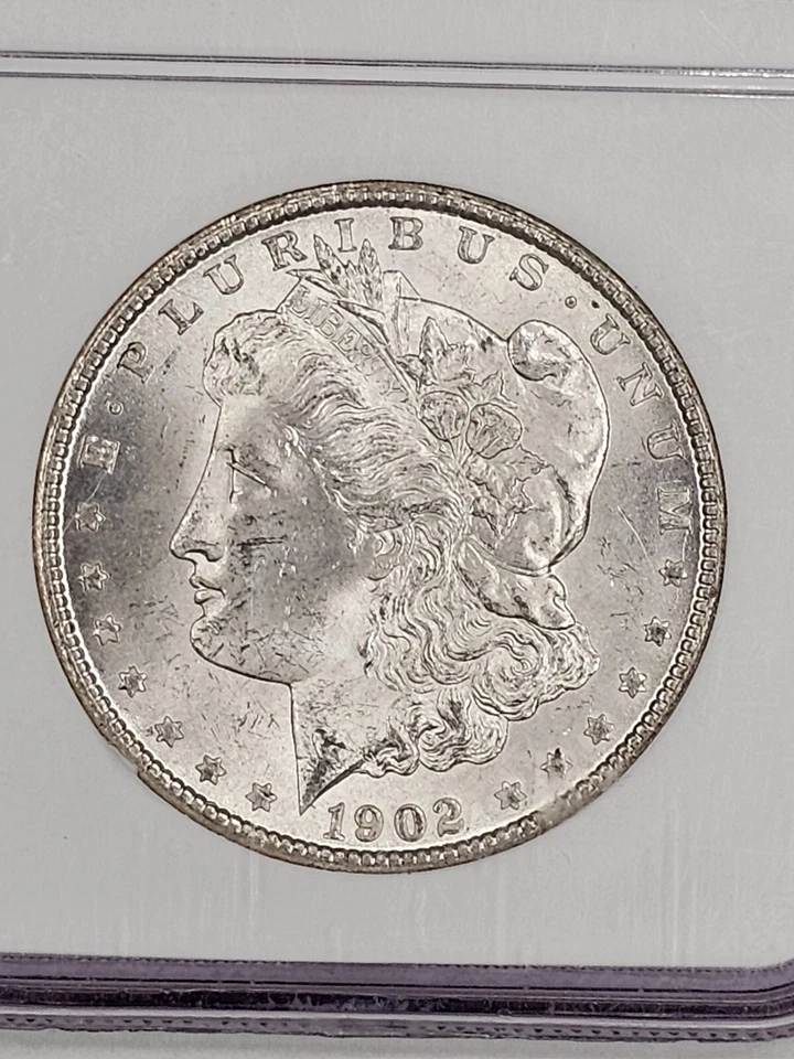 1902 年 O 版摩根银元 NGC 评级 MS64