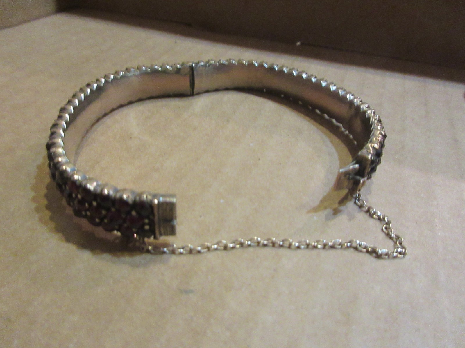 ANTIQUE GARNET GLUSTER HINGED BANGLE - image 4