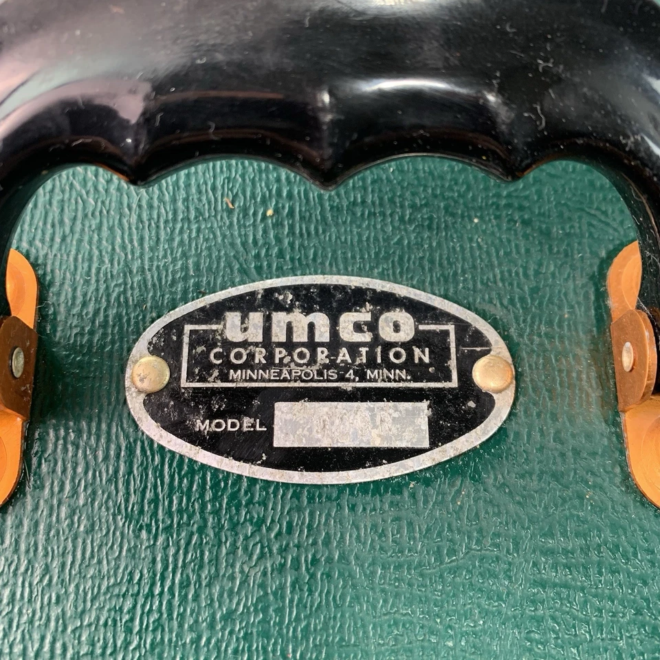 Caja de aparejos de pesca verde modelo 400 UMCO de colección bandejas de 2 niveles negro mango señuelos cebo Foto 2 de 4