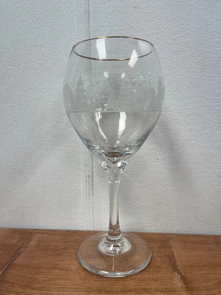 Juego de 2 copas de vino LIBBEY Winter Wonderland Tree grabadas con tallo vintage Foto 2 de 4