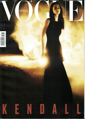 VOGUE Italia Magazin April 2023 April KENDALL JENNER JESSICA BRIEFMARKE 4/23 871