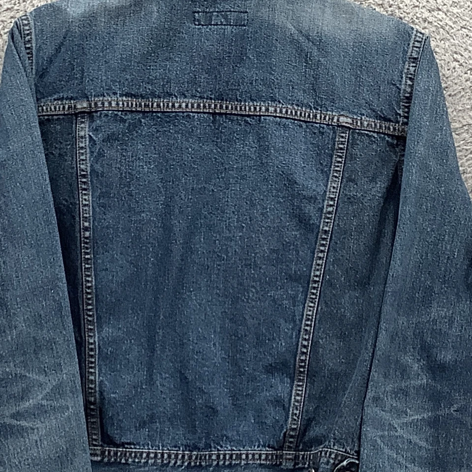 Chaqueta de mezclilla Izod para mujer talla mediana azul lavado medio botón delantero recortado Foto 4 de 4