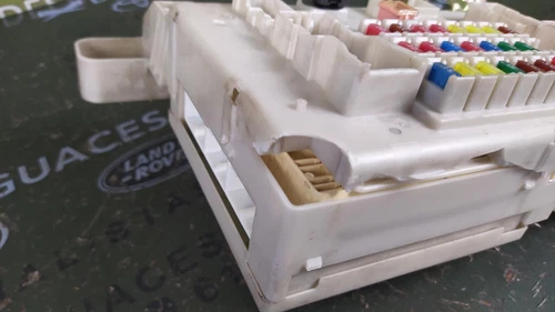 Caja Reles/Fusibles para TOYOTA LAND CRUISER (J12) 3.0 D4-D VX 2004 323022 - Imagen 6 de 10