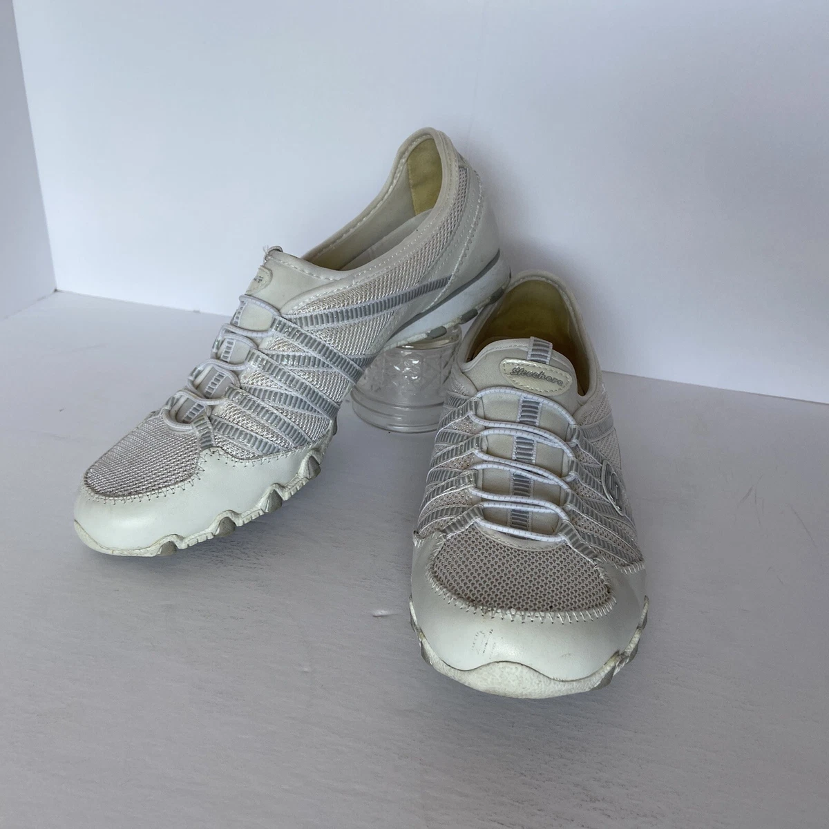 Skechers hot sales ticket white
