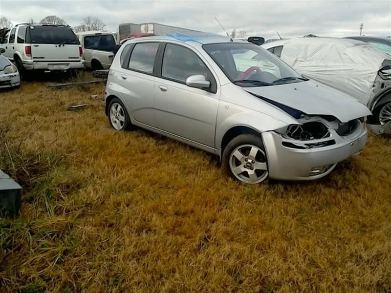 Husillo/nudillo delantero izquierdo del conductor sin ABS para Chevy Aveo 04-11 OEM Foto 3 de 4