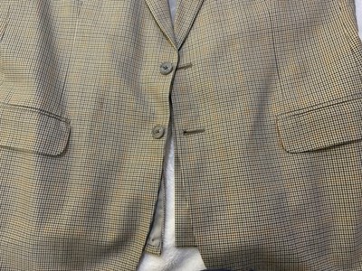 Aquascutum of London blazer featuring a gray and brown houndstooth pattern