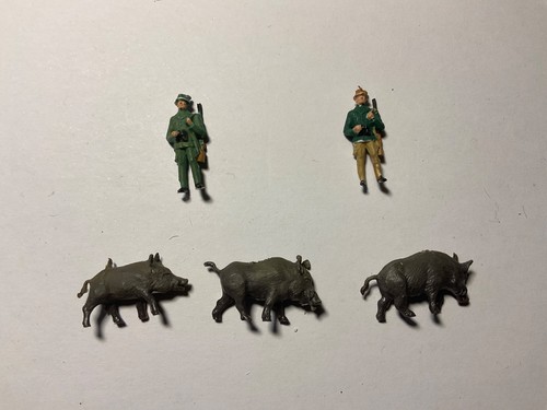 Spur H0 Figuren  Konvolut  „Förster +Wildschweine  „ M.1:87 