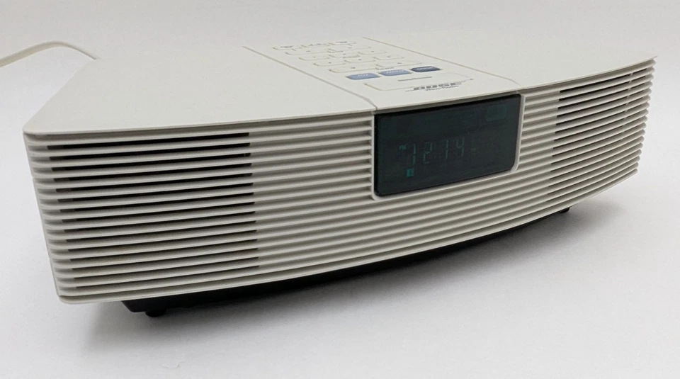 Bose Wave Radio Model AWR11W Alarm Clock AM/FM Radio (White) - *AS-IS READ* - Image 2 of 4