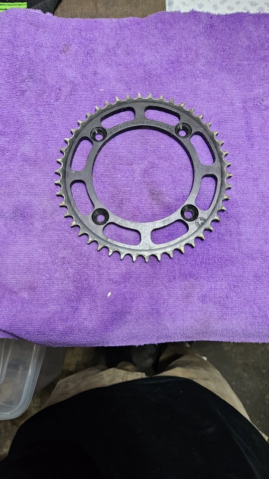 MOOSE RACING ALUMINIO PIÑÓN TRASERO NEGRO 46 DIENTES KTM, HUSQVARNA 85/105 Foto 3 de 3