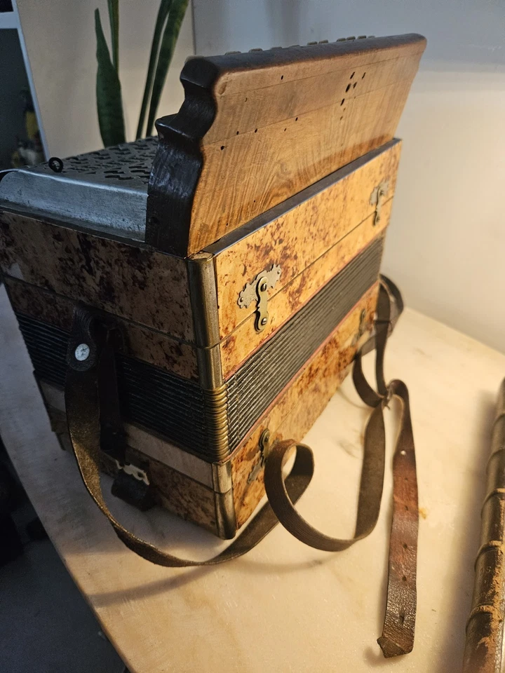 Accordéon diatonique ancien Maugein Frères Corrèze  - Photo 3/4