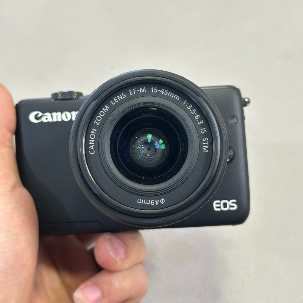 Canon EOS M10 Mirrorless Digital Camera with EF-M 15-45mm Lens