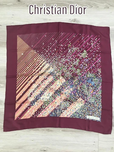 Christian Dior foulard en soie bordeaux 79x80cm unisexe accessoire élégant