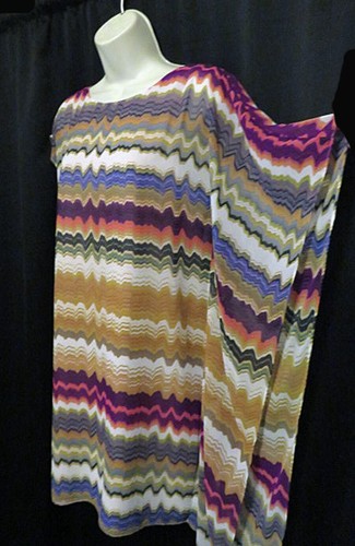 Vestido Vince Camuto Asimétrico Manga Drapeada Única Colorido Talla 4 - Imagen 2 de 5