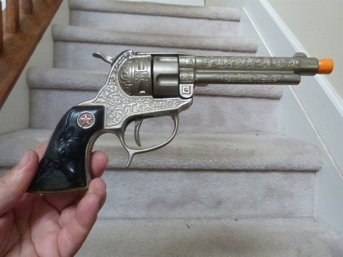 VINTAGE 1950 Hubley Texan Diecast Toy Cap Gun Pistol Black Steer