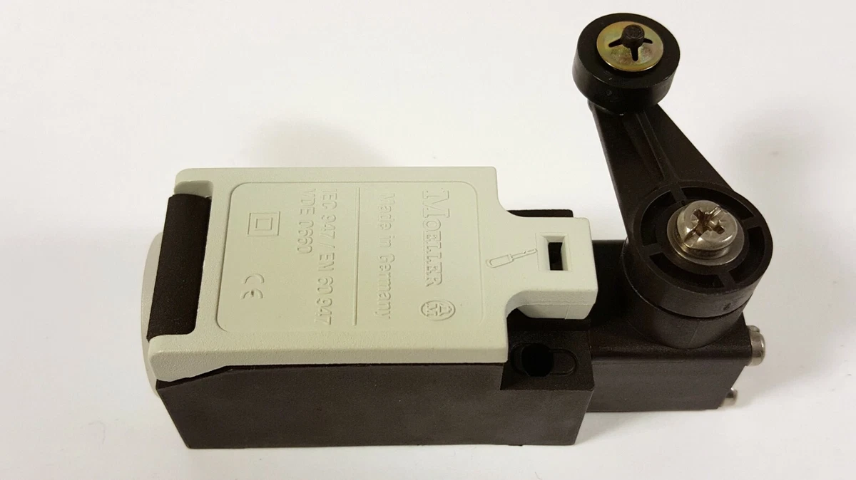 MOELLER Model ATO-02-1-I AT0-02-1-I Limit Switch w/ Roller arm