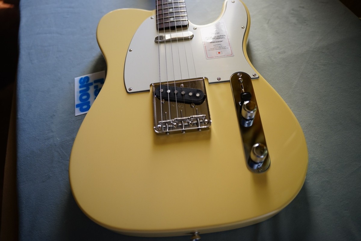 Fender Traditional 60'S 6 String Electric Guitar - Beige/Brown for