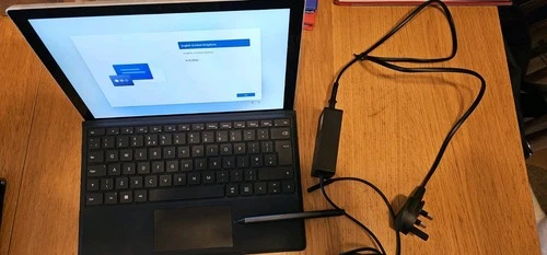 Microsoft Surface Pro 7 I5-1035G4, 8GB RAM, 128GB SSD, Keyboard And Pen