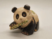 De Rosa Artesania Rinconada Panda Bear Eating Bamboo #1737 w/Gold Figurine