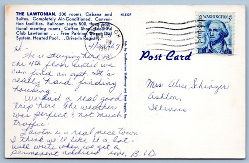 Tarjeta postal 1967 Hotel Lawtonian Lawton Oklahoma Ok piscina buceo acción - Imagen 2 de 2