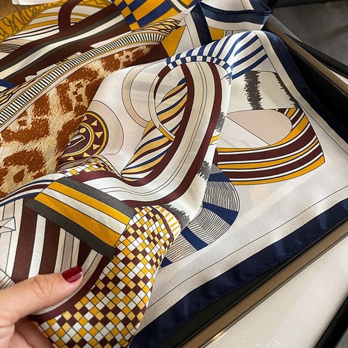 100% Mulberry Silk Neck Scarf 27"x27" Square Scarfs For Women Yellow Geometric - Picture 5 of 9