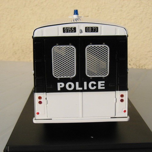 Citroen type H / HY Police "Pie" au 1/24 de Hachette par IXO - Picture 3 of 6