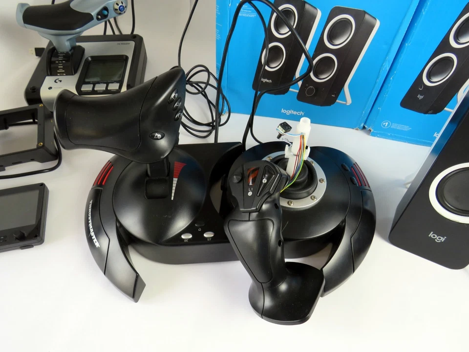 Bastlerware Logitech & Saitek – Misch-Kiste Defekt/ungeprüft – Ersatzteile #AW11 - Bild 4 von 4