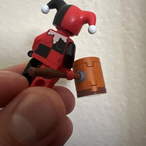 LEGO Harley Quinn Minifigure Batman The Animated Series 76271 76274 Exclusive - Picture 9 of 13