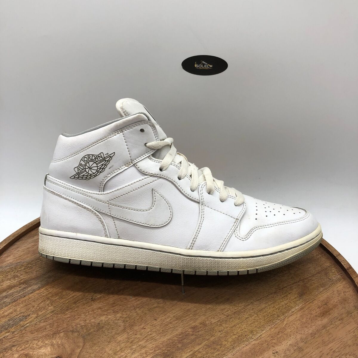 Nike Air Jordan 1 Retro Mid 2016 White Wolf Grey 554724-112 Nike Air Jordan 1 Retro Mid 2016 White Wolf Grey 554724-112