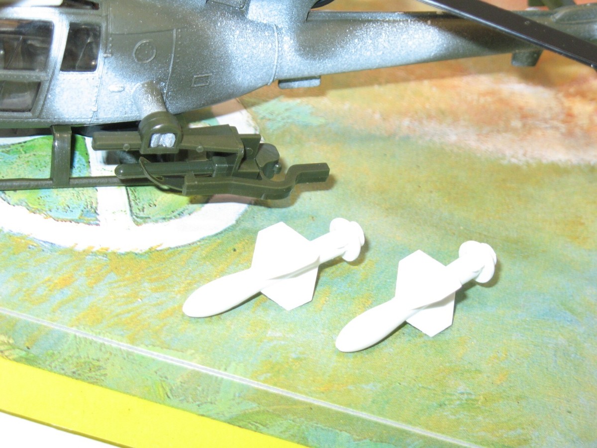 SOLIDO Gazelle Helicopter With Ejectable Missile + Original