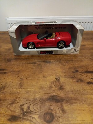 UT MODELS 21006 CHEVROLET CORVETTE CABRIO 1998 ROT 1:18 BOXED
