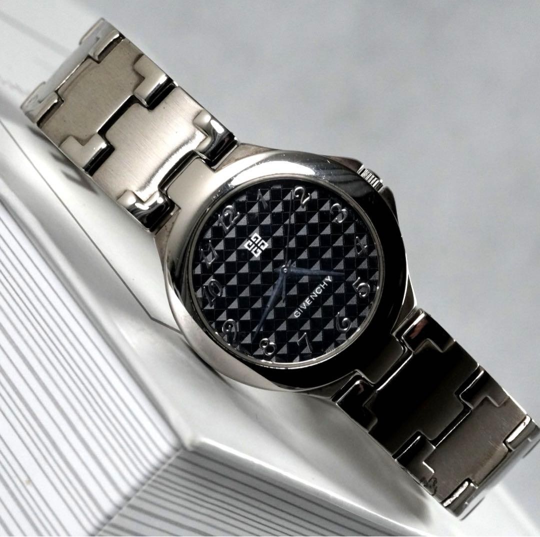 Givenchy Men's Quartz Round Dial Watch Genuine