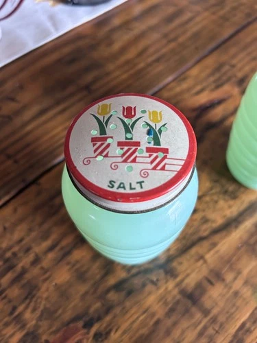 Vintage Anchor Hocking Fire King Jadeite  Salt & Pepper Set Tulip Lids