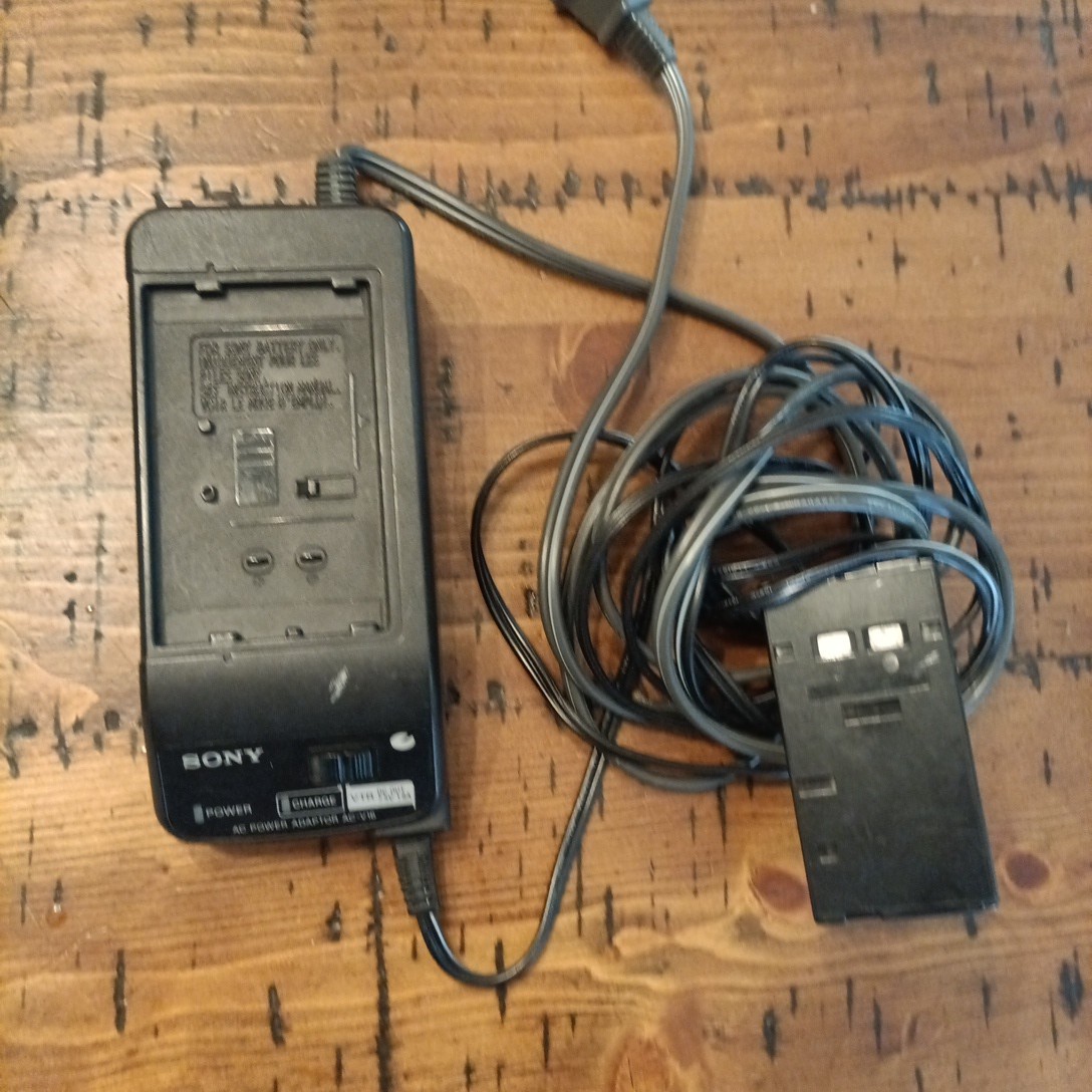 Sony AC Power Adapter AC-V16A 22W Battery Charger For Camcorder
