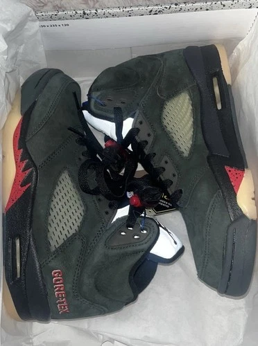 Women’s Jordan 5 “ Gore - Tex” Size 6.