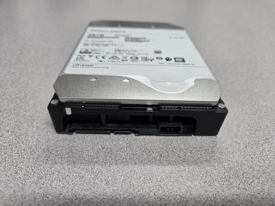 Disco SATA de 28 TB WD HC680 SMR host administrado WSH722880ALE604 G2U Foto 2 de 4