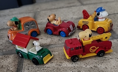 5 Vintage Snoopy Cars, Snoopy towing, Firetruck, Doghouse